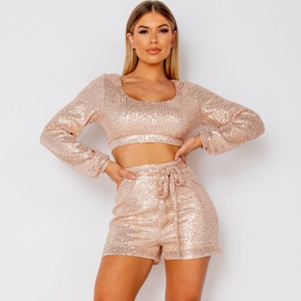 Sequins Long Sleeve Crop Top and High Waist Shorts Two Piece Set - Picture 1 of 8